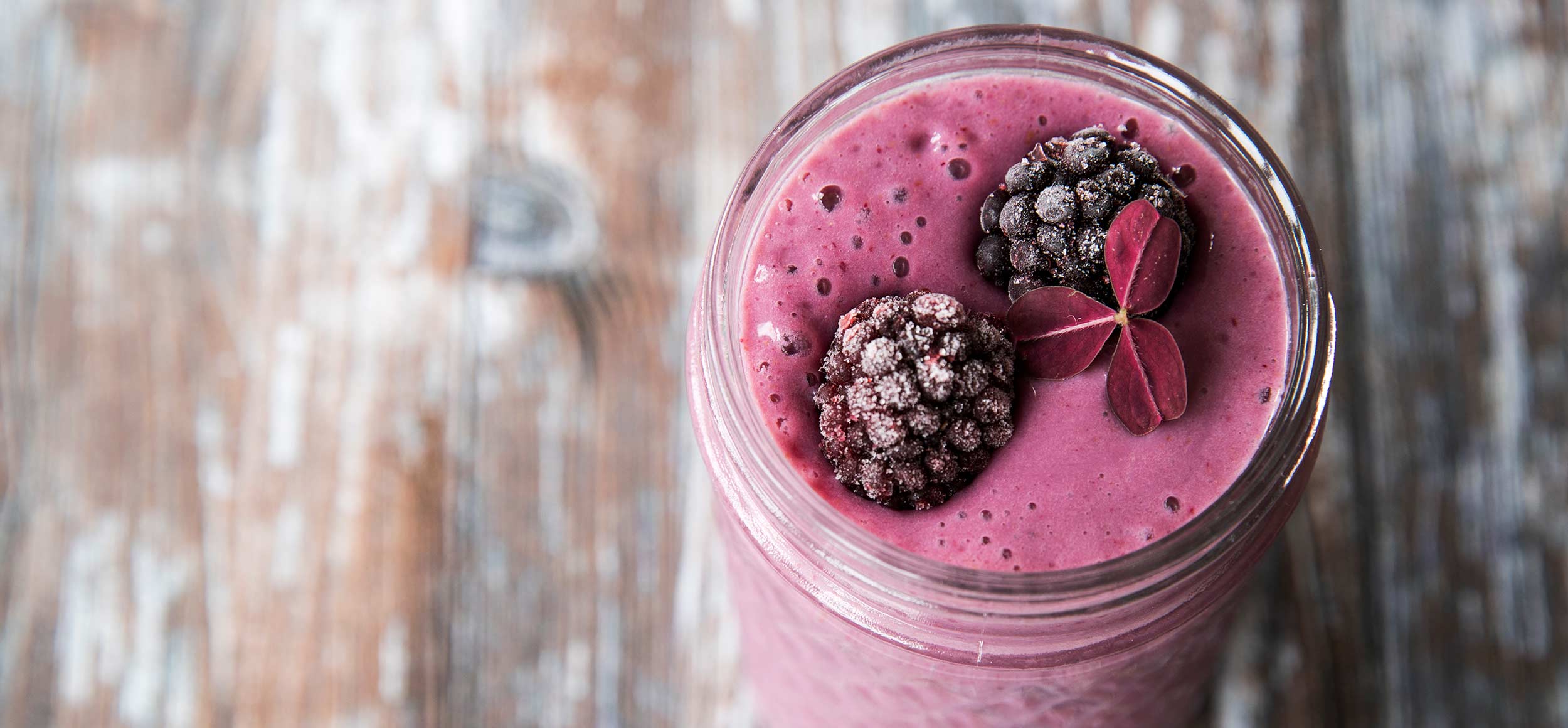 Smoothie aux fruits rouges