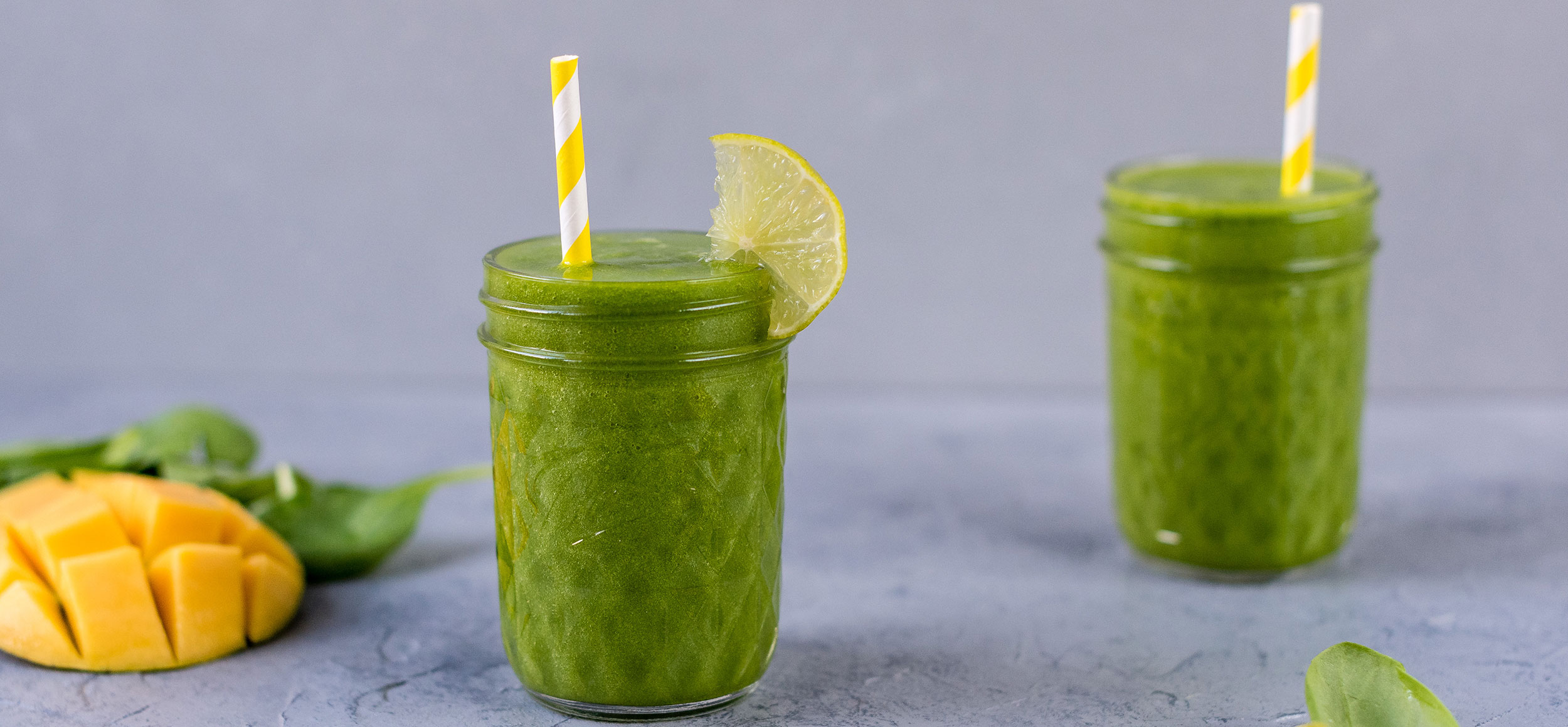 Grüner Smoothie mit Mango